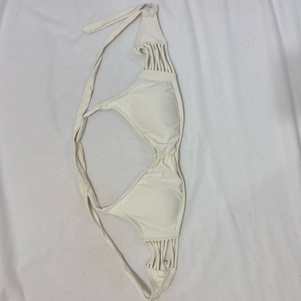 Cross back billabong bikini top